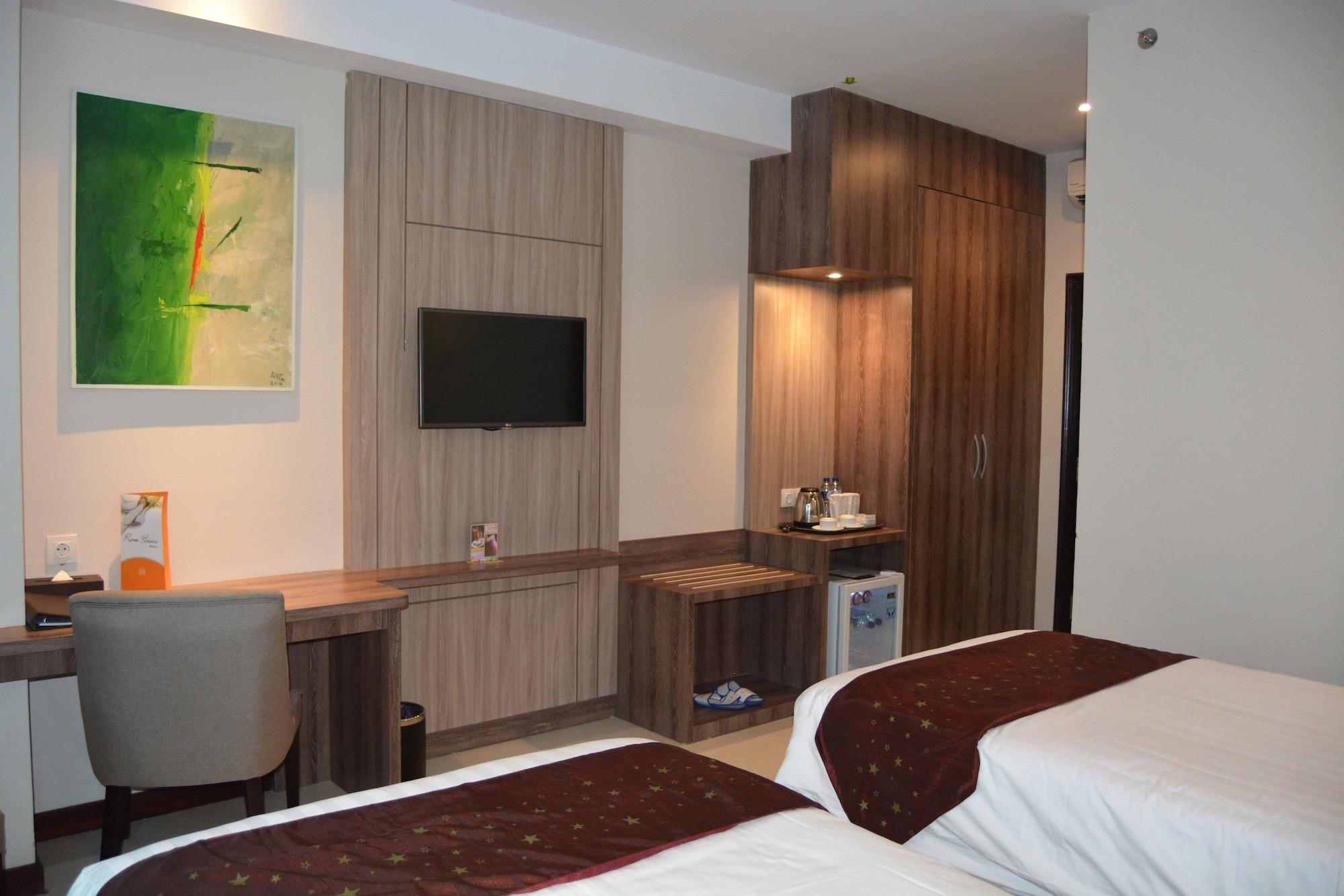 Tara Hotel Yogyakarta Tugu Exterior foto