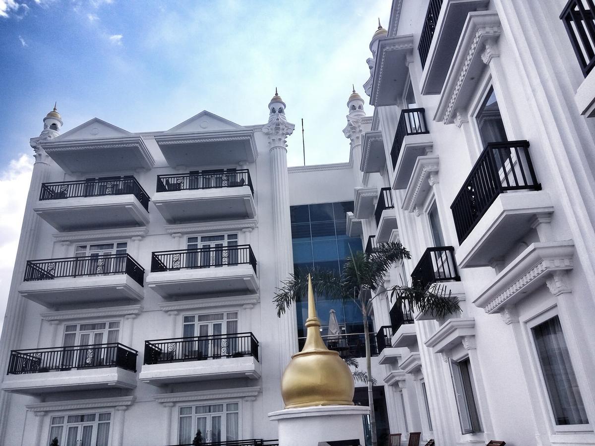 Tara Hotel Yogyakarta Tugu Exterior foto