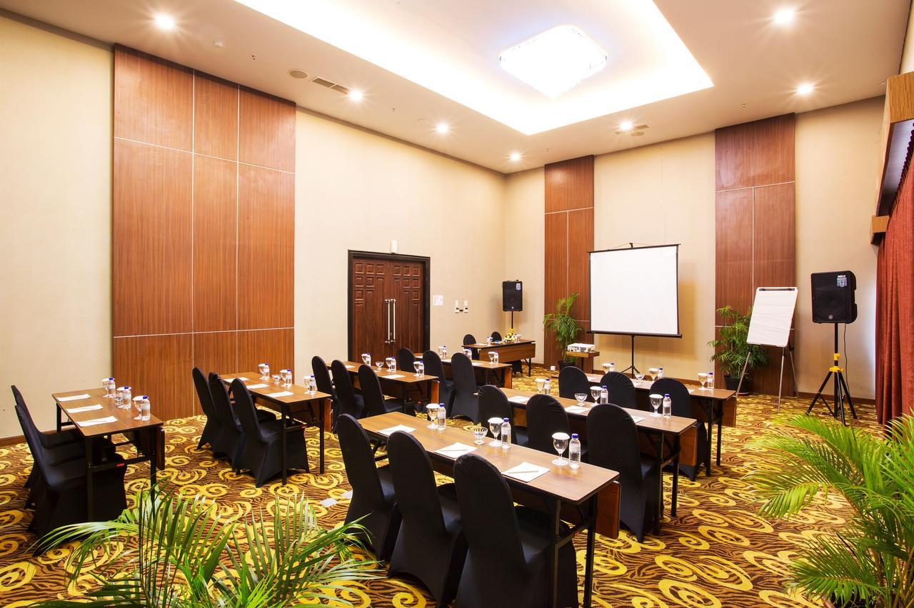 Tara Hotel Yogyakarta Tugu Exterior foto